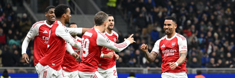 Arsenal sella boleto a octavos de Champions League
