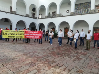 Transportistas, salones de eventos y locatarios se unen en reclamo de que se reabran las calles del Centro