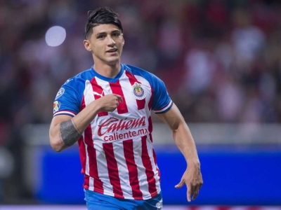 Alan Pulido confiesa que sue&ntilde;a con retirarse con las Chivas; mientras, extiende su contrato en la MLS