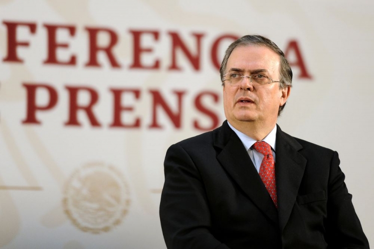 Ebrard capitaliza la llegada de la vacuna y refuerza su influencia