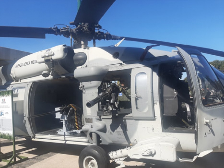 Exhiben helic&oacute;ptero Black Hawk utilizado en captura de Ovidio Guzm&aacute;n