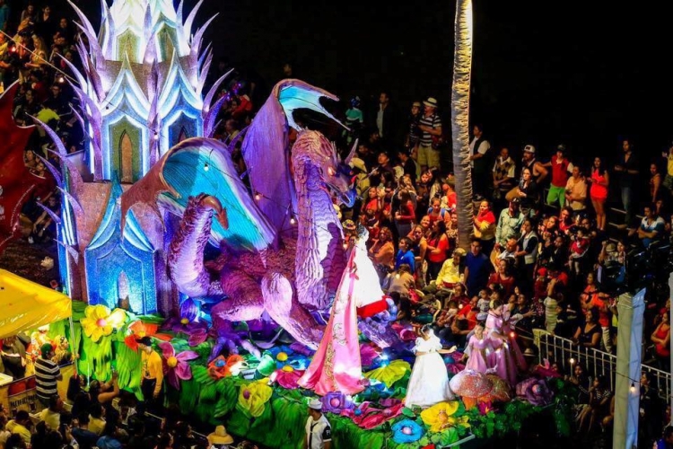 Definir&aacute;n Qu&iacute;mico y Rocha Moya este viernes si hay Carnaval en Mazatl&aacute;n