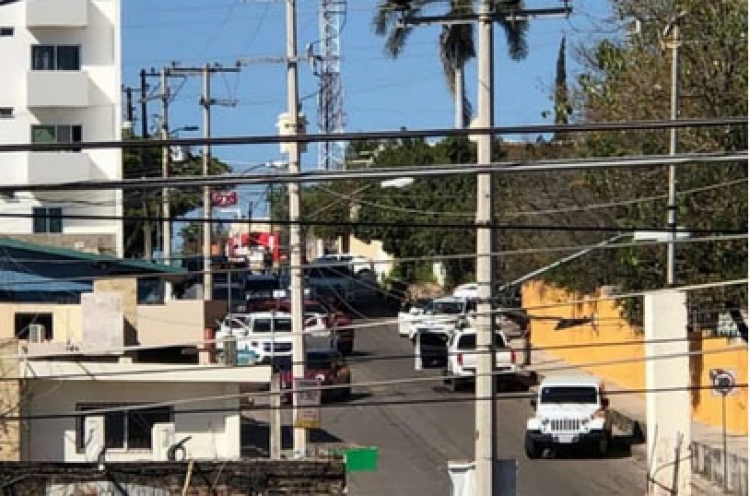 Convoy de sujetos armados desata balacera en la colonia Rub&eacute;n Jaramillo: Un muerto y un herido