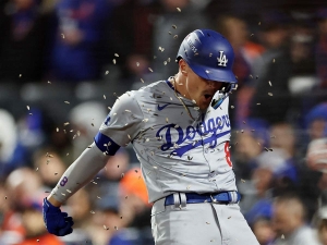 Dodgers muestra poder&iacute;o y se adelanta en el Campeonato de la Nacional; derrota 8-0 a Mets