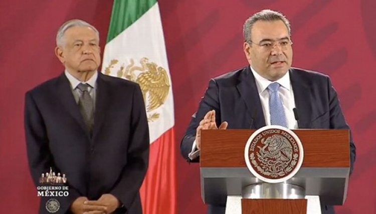 Carlos Romero, procurador fiscal de la Secretar&iacute;a de Hacienda, durante la conferencia del presidente AMLO. 