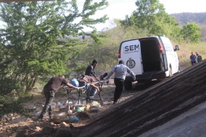 Fallece uno de tres tapat&iacute;os en fatal volcadura en la carretera Mazatl&aacute;n-Culiac&aacute;n, esta madrugada