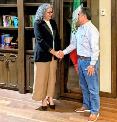 En un cordial encuentro, el Rector Jes&uacute;s Madue&ntilde;a y la Gobernadora Graciela Dom&iacute;nguez, estrechan di&aacute;logo