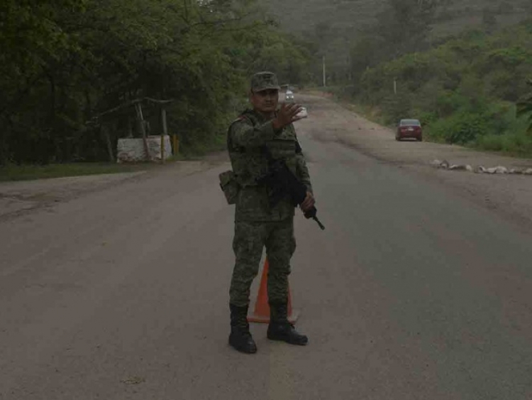 Grupo armado intercept&oacute; y asalto a turistas polacos en Chiapas