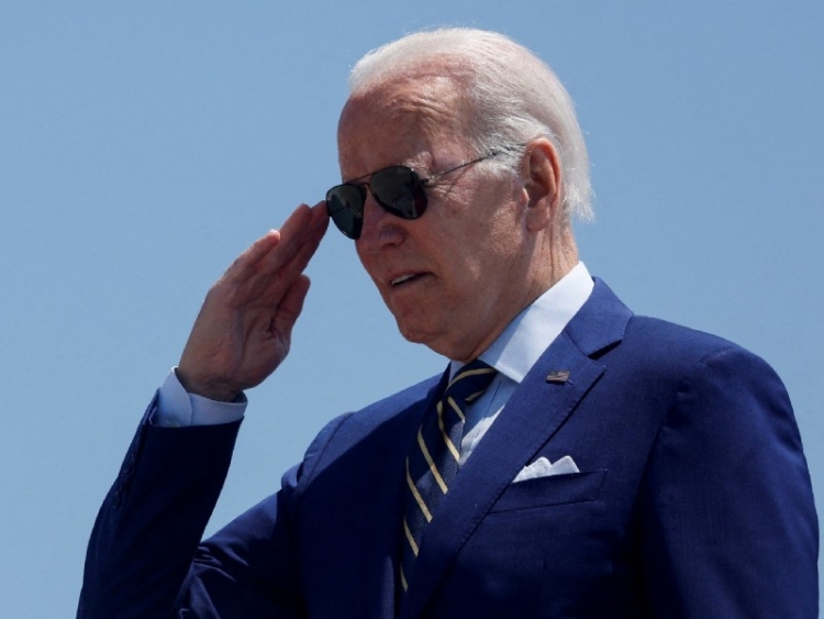 Joe Biden tiene covid-19; presenta s&iacute;ntomas "muy leves"