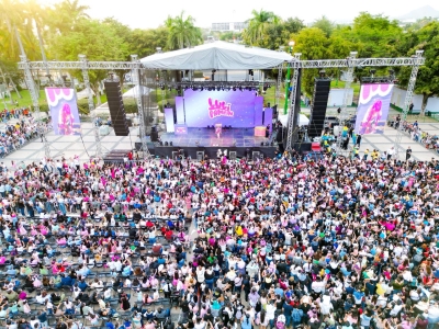 M&aacute;s de 20 mil personas se re&uacute;nen en la Explanada de Palacio de Gobierno para celebrar a la ni&ntilde;ez sinaloense