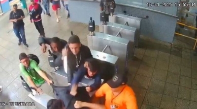 Acuchillan a hombre en plena central camionera, escena desata el terror entre pasajeros
