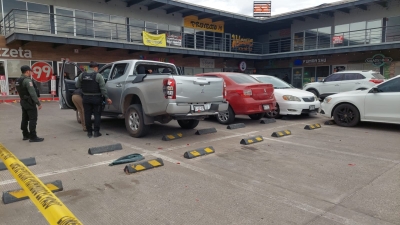 Lo 'levantan' en la entrada principal de La Conquista, en Culiac&aacute;n, en el estacionamiento de una plaza