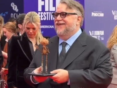 Guillermo del Toro anuncia becas por diez a&ntilde;os m&aacute;s en homenaje a su madre