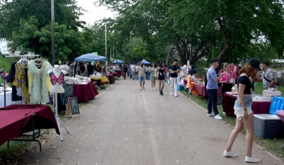Emprendedores participan en la Quinta Edici&oacute;n del Bazar Juvenil