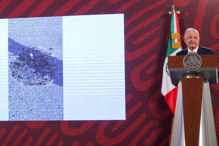 AMLO acusa campa&ntilde;a en su contra por supuesto &lsquo;cr&aacute;ter&rsquo; en pista del AICM