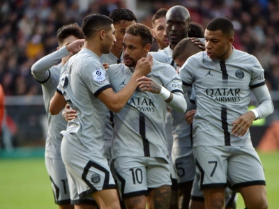 Neymar mantiene como l&iacute;der en Francia al PSG