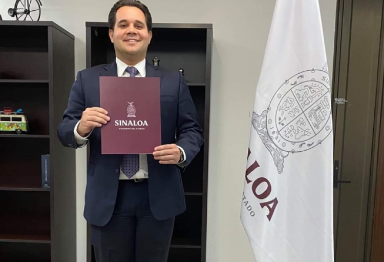 Hermano de priista Ricardo Madrid rinde protesta con RRM