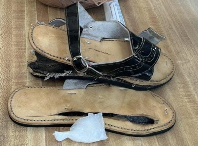 Localizan metanfetamina en sandalias en el proceso de ingreso al penal de Aguaruto en Culiac&aacute;n