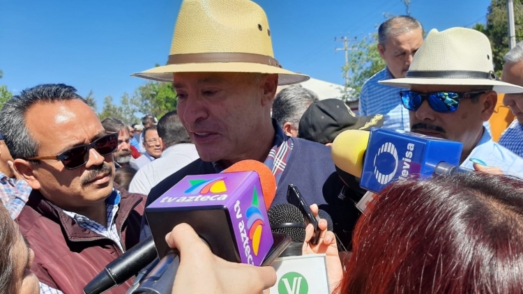 Gobernador promete donar premio del avi&oacute;n presidencial a programas de salud&hellip; si se lo saca