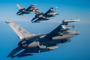 Actividades militares en espacio a&eacute;reo mexicano se centran en el Pac&iacute;fico y Mazatl&aacute;n