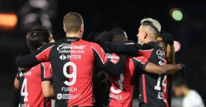 Atlas deja atr&aacute;s los conflictos y derrota a Bravos