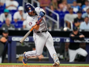 Astros castiga con jonrones y triunfa sobre Marlins con pizarra final de 12-5