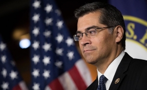 Biden escoge Xavier Becerra, como secretario de Salud y Servicios Humanos