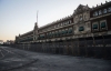 AMLO amuralla Palacio Nacional antes del 8M