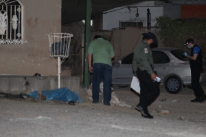 Asesinan a balazos a un hombre al salir de su casa al sur de la ciudad