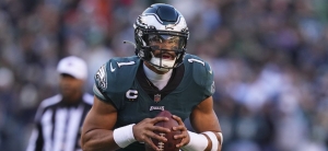 Filadelfia vuela a playoffs tras 'Gigante' actuaci&oacute;n de Hurts
