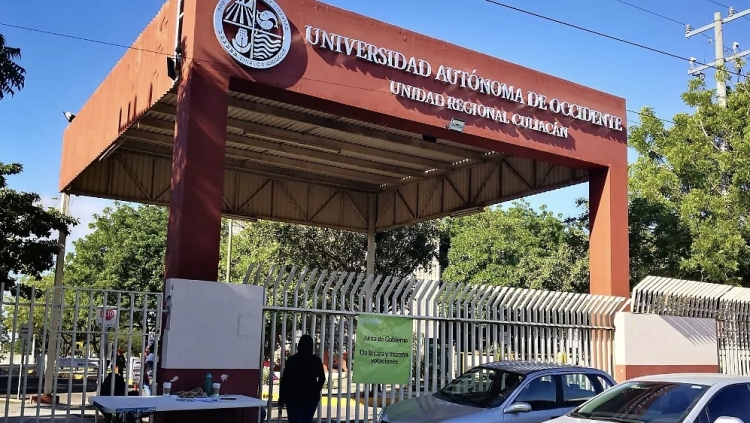 Rechazan estudiantes de la UAdeO costo extra por materia obligatoria de ingl&eacute;s