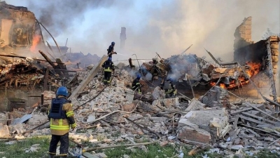 Bombardeo ruso en escuela ucraniana dej&oacute; un saldo de m&aacute;s de 60 muertos