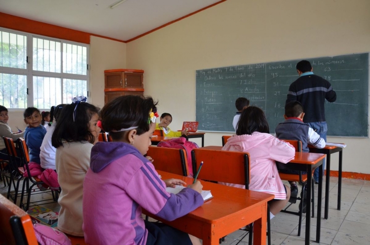 Ven riesgo de contagios masivos por regreso a escuelas