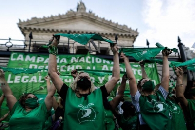 Diputados argentinos dan luz verde a legalizar el aborto