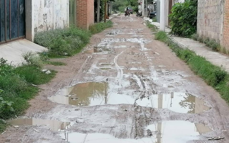 Gobernador y alcalde de Culiac&aacute;n presumen pavimentaci&oacute;n de calles, pero desconocen el rezago