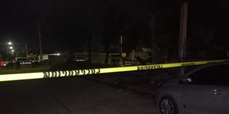 Reportan extra&ntilde;a muerte de un marino colgado de un columpio, en Los Mochis