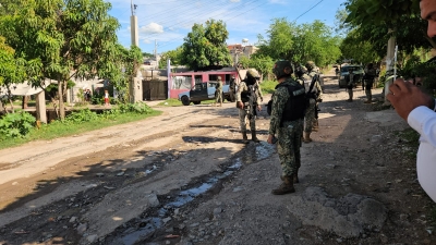 Gatilleros balean y hieren a cinco hombres en la colonia Las Coloradas, Culiac&aacute;n