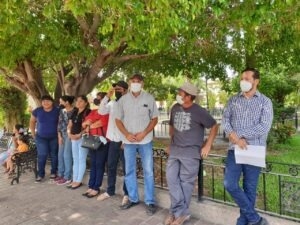 Ex polic&iacute;as denuncian a alcalde de Mocorito por tr&aacute;fico de influencias