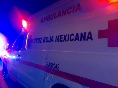 En la Colonia Pemex en Culiac&aacute;n, polic&iacute;a estatal halla golpeado y baleado a joven; se lo llevan al hospital