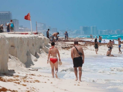 Urgen a aislarse a m&aacute;s de 100 graduados tras ir a Canc&uacute;n o Mazatl&aacute;n