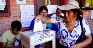 Adi&oacute;s a la izquierda en Bolivia: el partido MAS pierde elecciones presidenciales tras casi 20 a&ntilde;os en el poder
