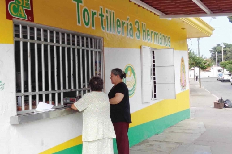 Aumenta a 25 pesos el kilo de tortilla