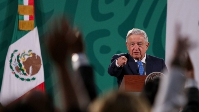 AMLO pide investigaci&oacute;n contra el juez que paus&oacute; la reforma el&eacute;ctrica