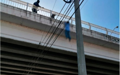 Polic&iacute;as evitan el suicidio de un hombre, en Culiac&aacute;n