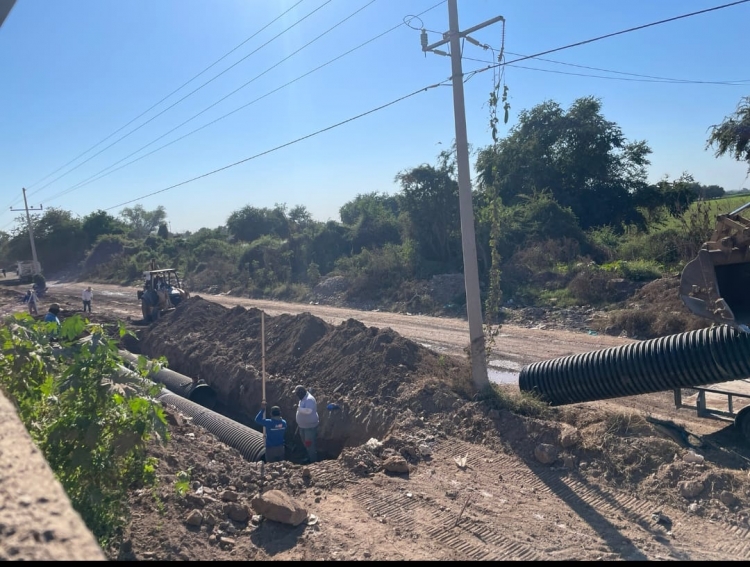 Vecinos de Stanza Toscana denuncian socav&oacute;n hecho por constructora; temen inundaciones
