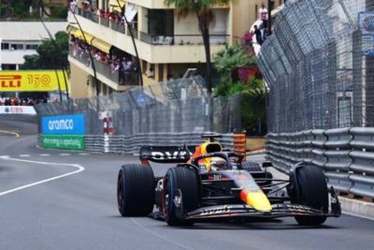 Desastroso GP de M&oacute;naco para &lsquo;Checo&rsquo; P&eacute;rez: Verstappen gana &lsquo;tranquilo&rsquo; pese a la lluvia
