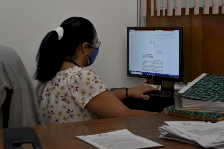 Bur&oacute;cratas vacunados contra Covid regresar&aacute;n a sus oficinas el 1 de agosto