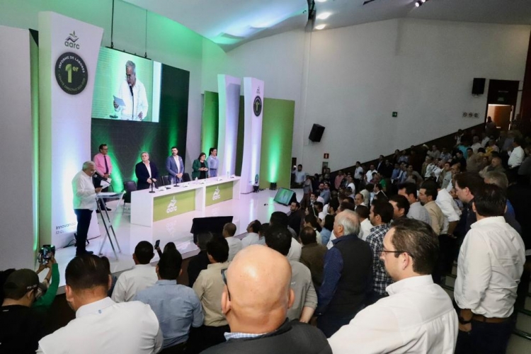 Reitera Gobernador Rocha su total respaldo al sector agr&iacute;cola ante socios y directivos de la AARC