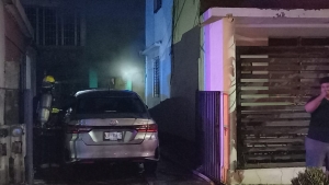 Fuertes p&eacute;rdidas materiales dejo incendio en casa-habitaci&oacute;n esta madrugada en Culiac&aacute;n