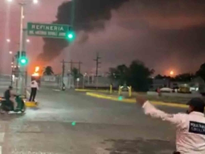 Se reactiva incendio en refiner&iacute;a Antonio Doval&iacute; de Salina Cruz , Oaxaca